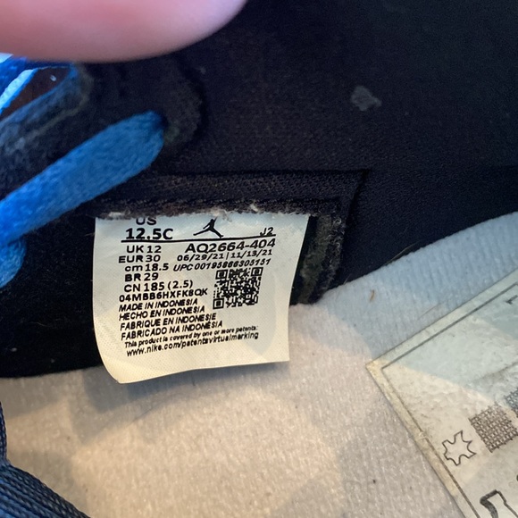 Nearly New High Top OG Retro Air Jordans - Picture 9 of 15